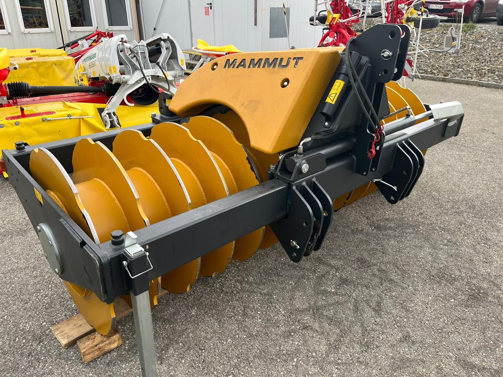 Siloentnahmegerät & Verteilgerät des Typs Mammut SK 300 H Silowalze, Gebrauchtmaschine in NATTERNBACH (Bild 3)