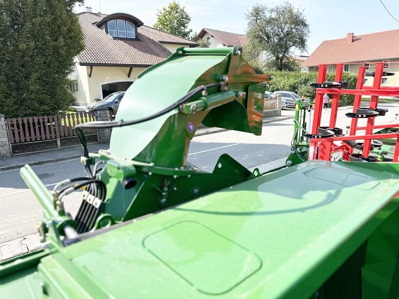 Siloentnahmegerät & Verteilgerät of the type McHale McHale C460 Ballenauflöser, Neumaschine in St. Marienkirchen (Picture 9)