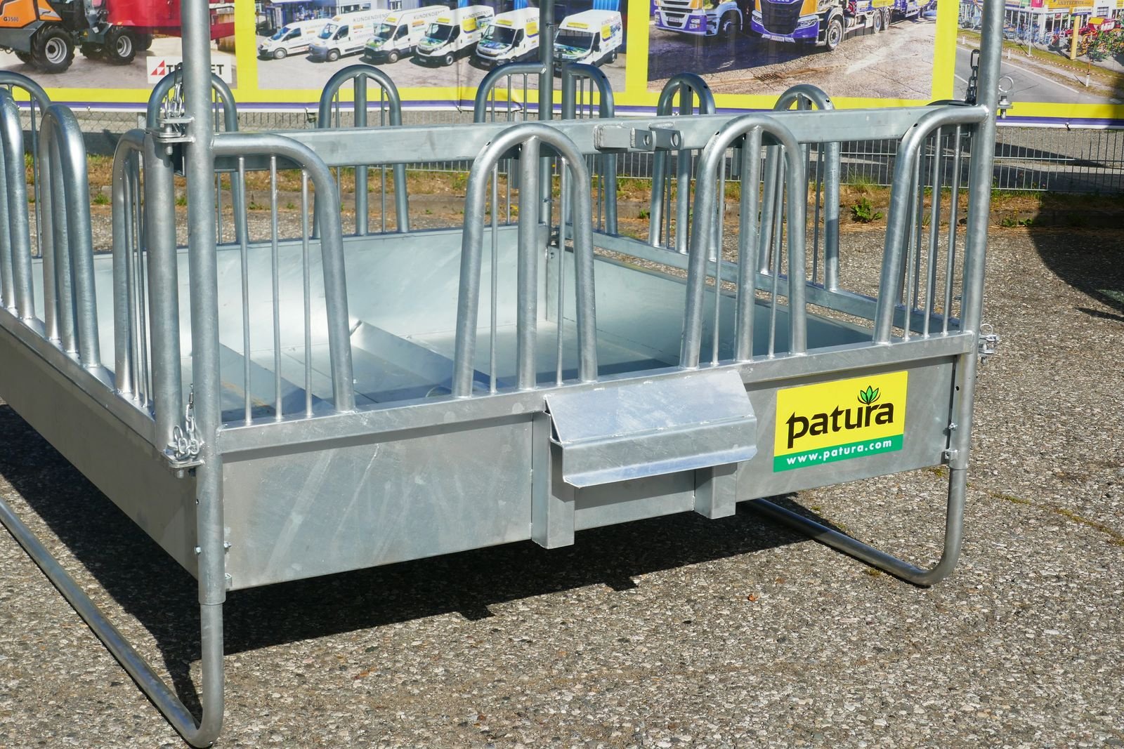 Siloentnahmegerät & Verteilgerät Türe ait Patura Compact Viereckraufe, Gebrauchtmaschine içinde Villach (resim 5)