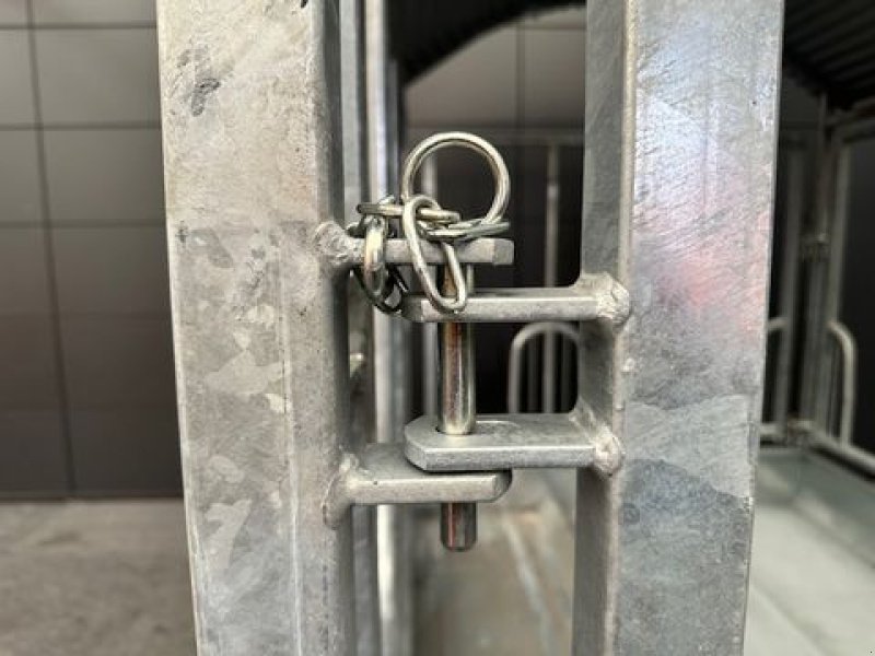 Siloentnahmegerät & Verteilgerät des Typs Patura Großballenraufe 14 Fressplätze Ausstellungsstück, Neumaschine in Tamsweg (Bild 13)