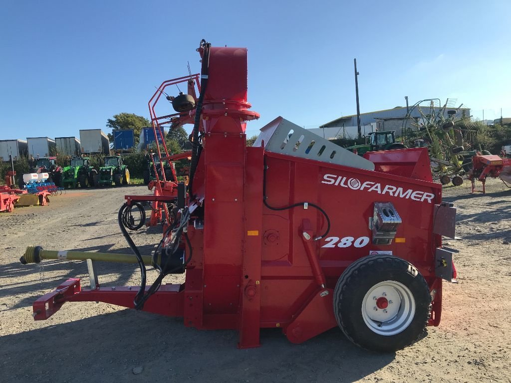 Siloentnahmegerät & Verteilgerät des Typs Sonstige 280, Gebrauchtmaschine in UZERCHE (Bild 2)