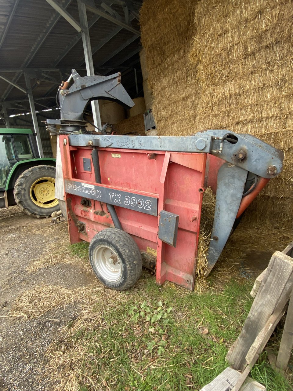 Siloentnahmegerät & Verteilgerät des Typs Sonstige 3902, Gebrauchtmaschine in VERNOUX EN VIVARAIS (Bild 2)