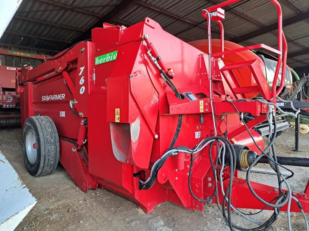 Siloentnahmegerät & Verteilgerät des Typs Sonstige Herbivores 760, Gebrauchtmaschine in COGNAC LA FORET (Bild 3)