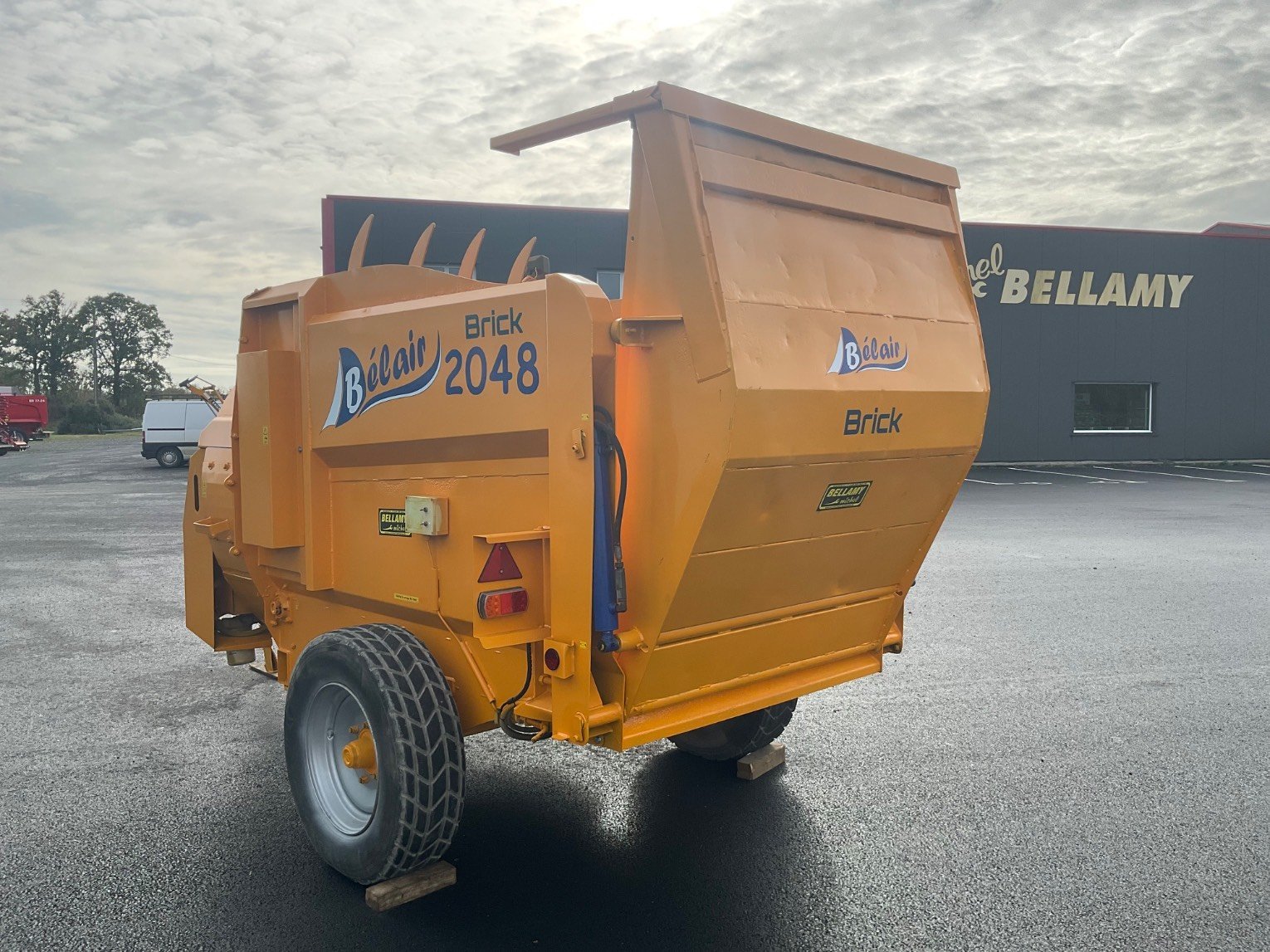 Siloentnahmegerät & Verteilgerät des Typs Sonstige Pailleuse BRICK 2048 Belair, Gebrauchtmaschine in SAINT CLAIR SUR ELLE (Bild 3)