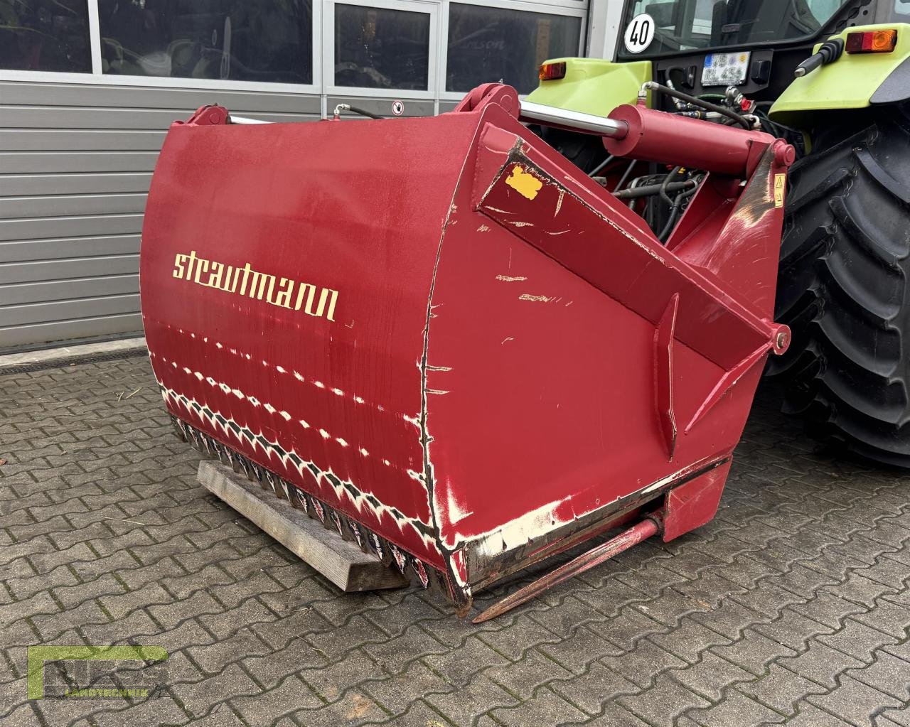 Siloentnahmegerät & Verteilgerät типа Strautmann SILOZANGE 234 Heckanbau, Gebrauchtmaschine в Homberg/Ohm - Maulbach (Фотография 3)