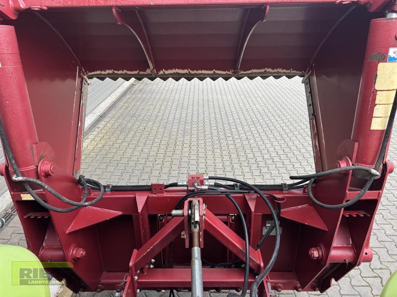 Siloentnahmegerät & Verteilgerät типа Strautmann SILOZANGE 234 Heckanbau, Gebrauchtmaschine в Homberg/Ohm - Maulbach (Фотография 9)