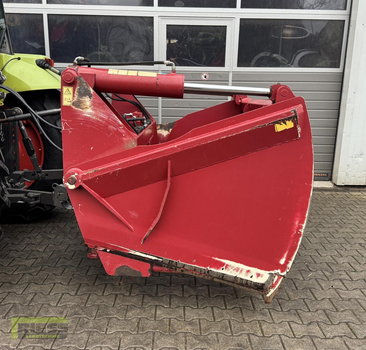 Siloentnahmegerät & Verteilgerät типа Strautmann SILOZANGE 234 Heckanbau, Gebrauchtmaschine в Homberg/Ohm - Maulbach (Фотография 11)