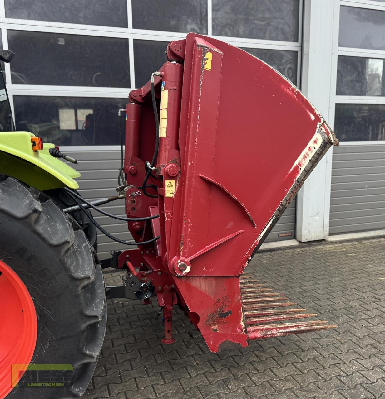 Siloentnahmegerät & Verteilgerät типа Strautmann SILOZANGE 234 Heckanbau, Gebrauchtmaschine в Homberg/Ohm - Maulbach (Фотография 15)