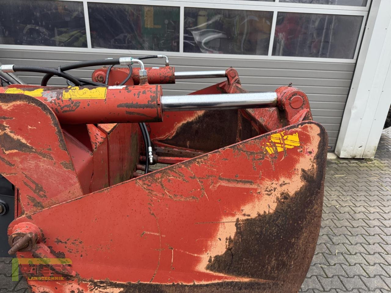 Siloentnahmegerät & Verteilgerät типа Strautmann SLT07 Silagezange Frontlader, Gebrauchtmaschine в Homberg/Ohm - Maulbach (Фотография 13)