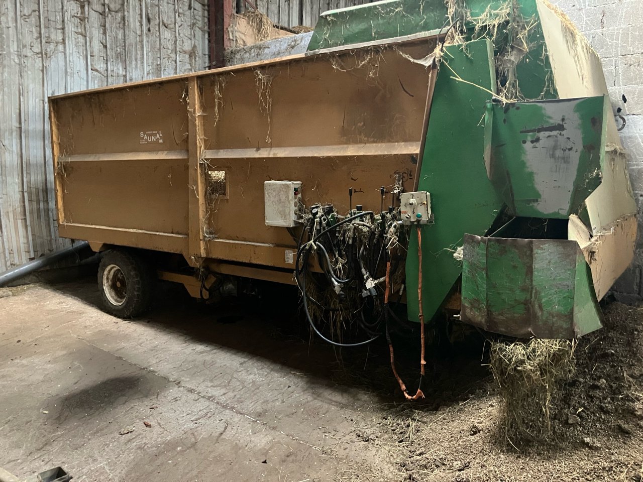 Siloentnahmegerät & Verteilgerät типа Suire Saunal, Gebrauchtmaschine в MORLHON LE HAUT (Фотография 1)