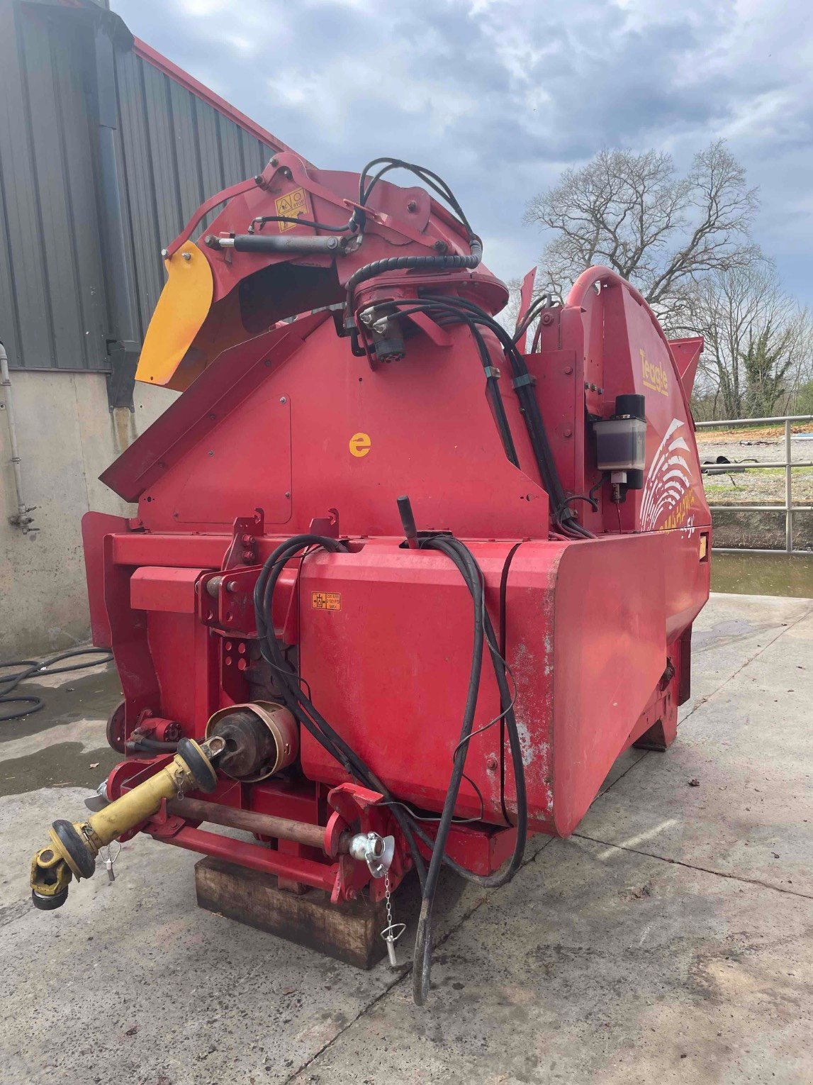 Siloentnahmegerät & Verteilgerät del tipo Teagle Pailleuse TOMAHAWK7150 DUAL SHOP Teagle, Gebrauchtmaschine en SAINT CLAIR SUR ELLE (Imagen 4)