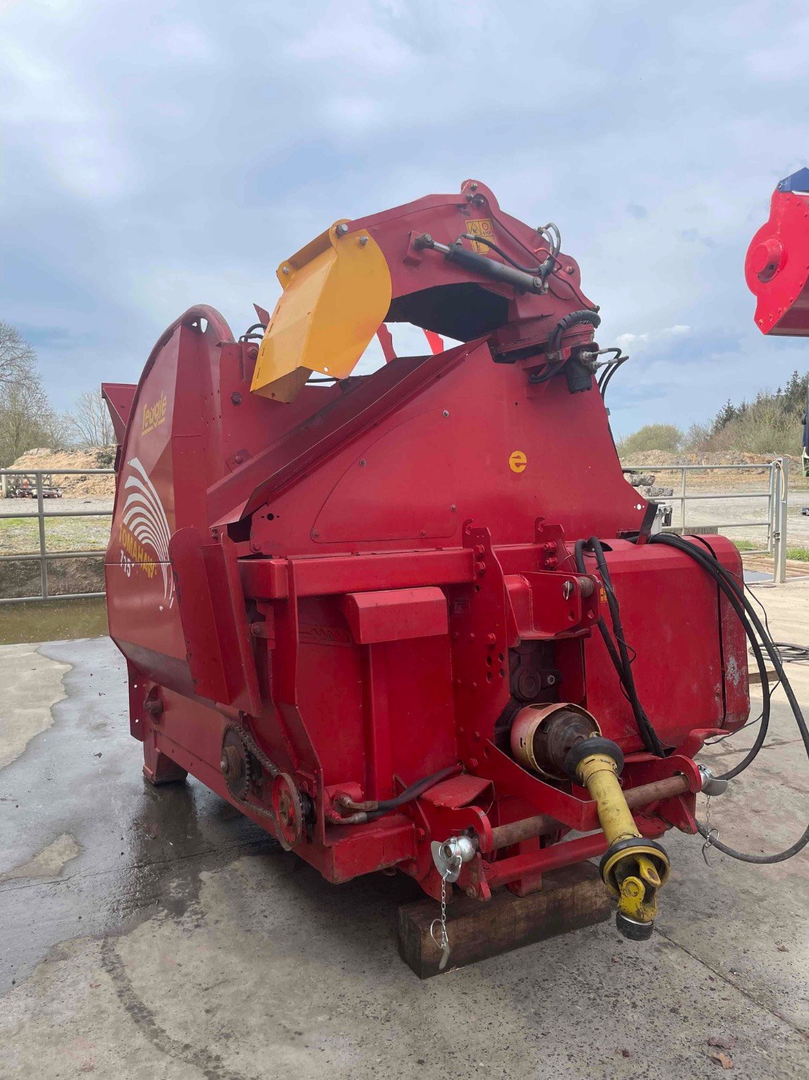 Siloentnahmegerät & Verteilgerät of the type Teagle Pailleuse TOMAHAWK7150 DUAL SHOP Teagle, Gebrauchtmaschine in SAINT CLAIR SUR ELLE (Picture 1)