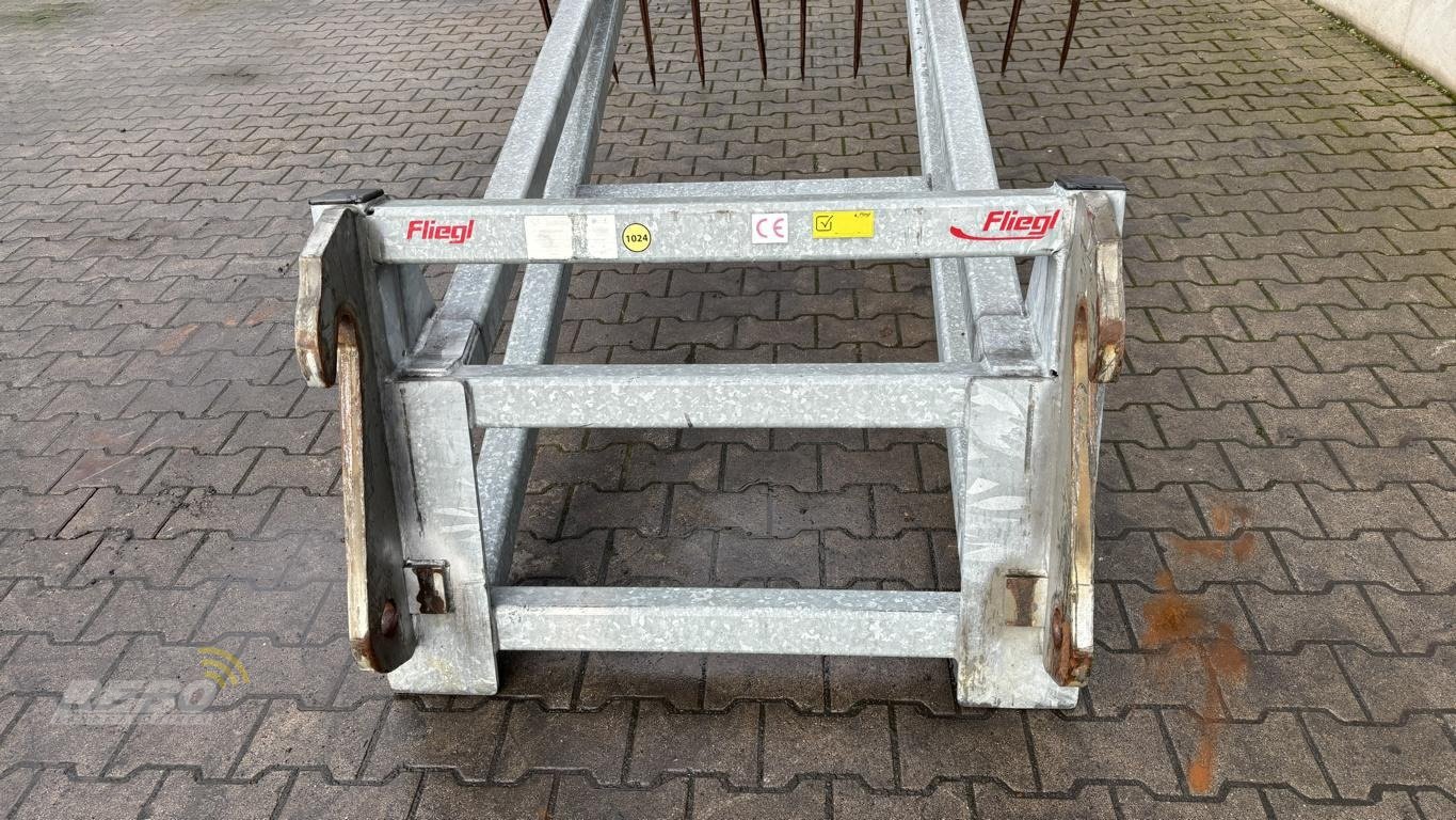 Silokamm des Typs Fliegl SILOPRATZE 3000 MM, Neumaschine in Neuenkirchen-Vörden (Bild 4)