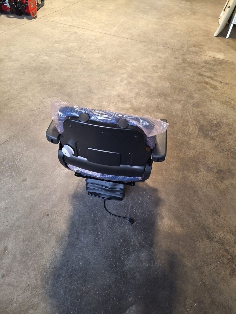 Sitz Türe ait Grammer MSG93/721, Gebrauchtmaschine içinde Villach (resim 2)