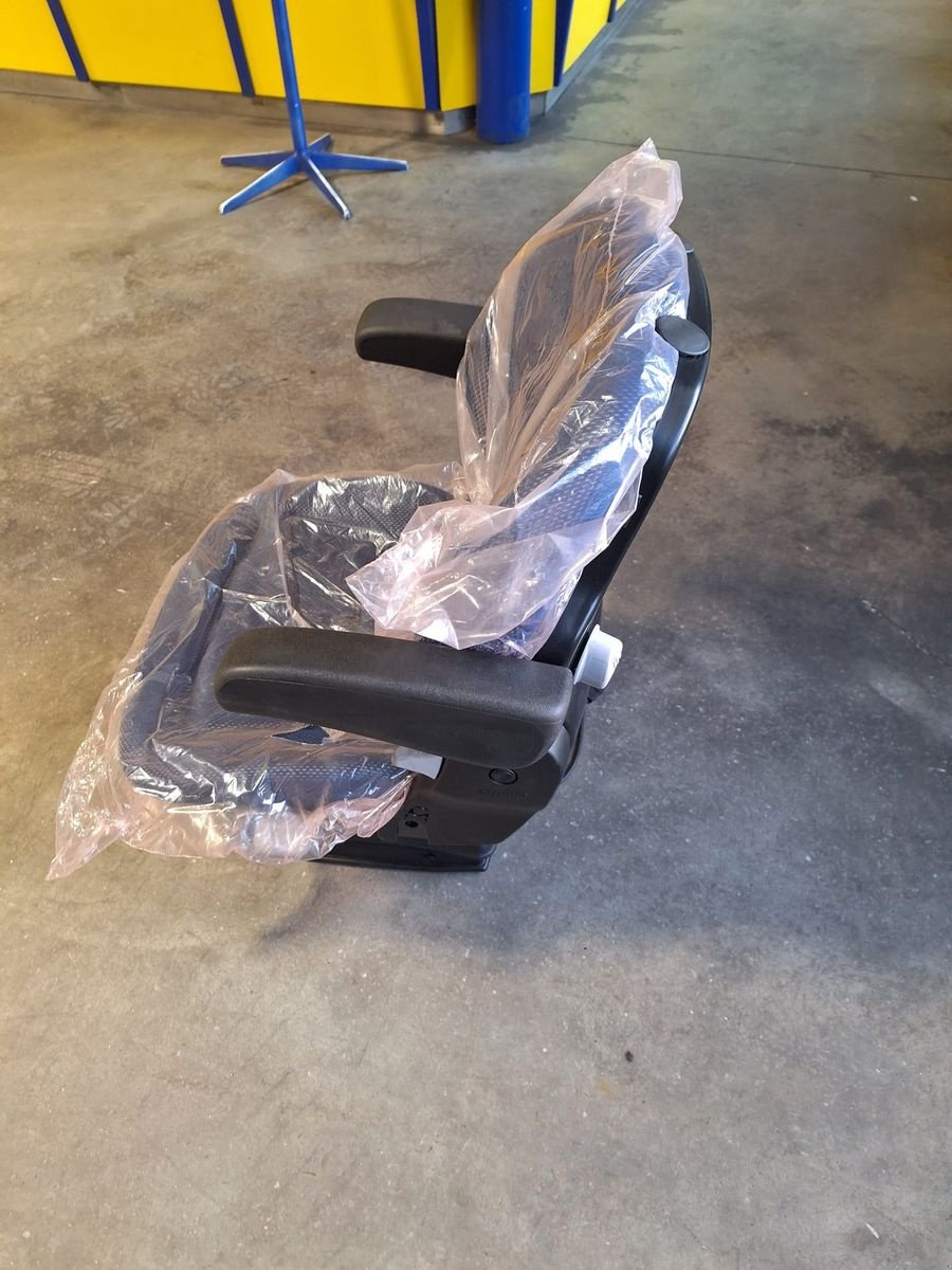 Sitz Türe ait Grammer MSG93/721, Gebrauchtmaschine içinde Villach (resim 3)