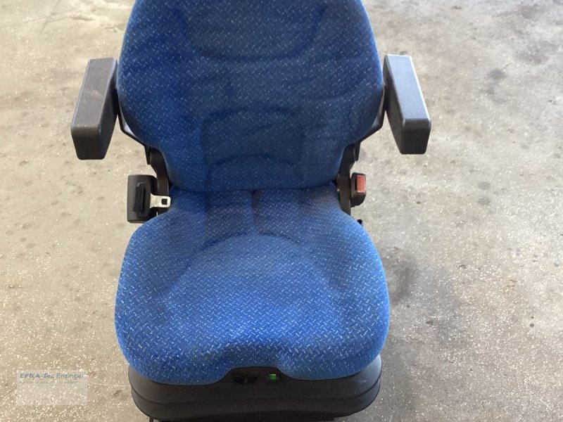 Sonstige Luftgefederter Schleppersitz Pilot, Gebrauchtmaschine (Obrázek 1) Sitz typu Sonstige Luftgefederter Schleppersitz Pilot, Gebrauchtmaschine v Ainring (Obrázek 1)