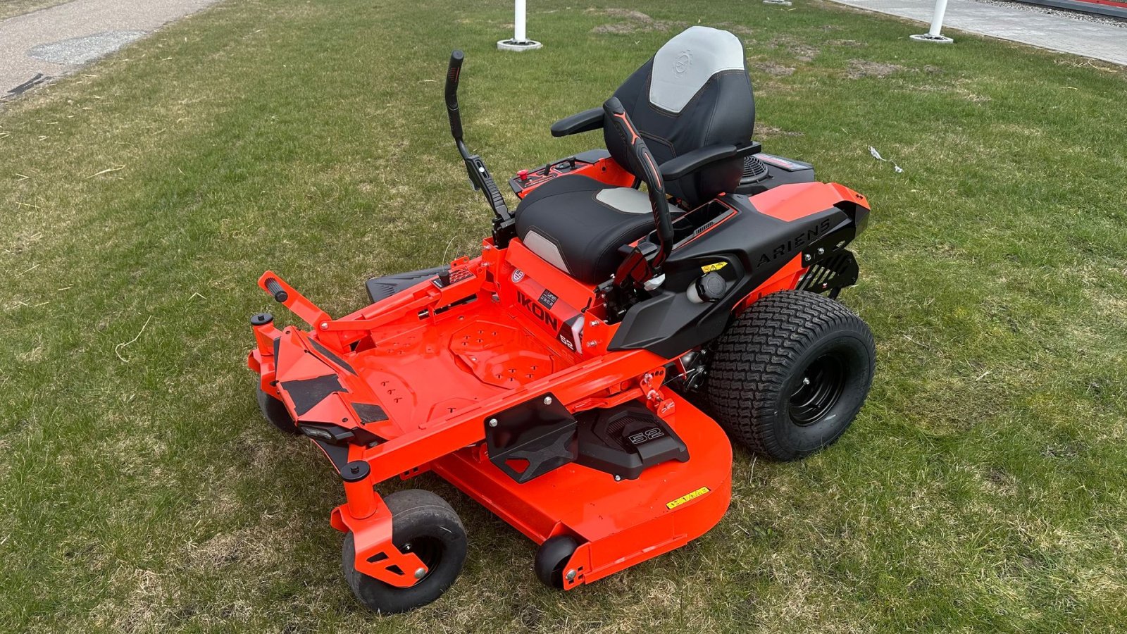 Sitzrasenmäher типа Ariens ZERO-TURN IKON, Gebrauchtmaschine в Dronninglund (Фотография 2)