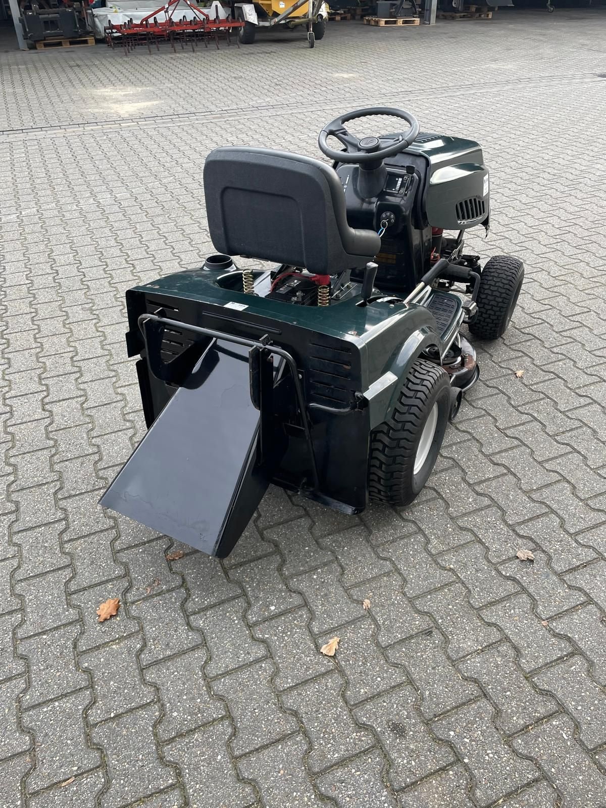 Sitzrasenmäher van het type Bolens BL135/92 AT zitmaaier, Gebrauchtmaschine in Roermond (Foto 4)