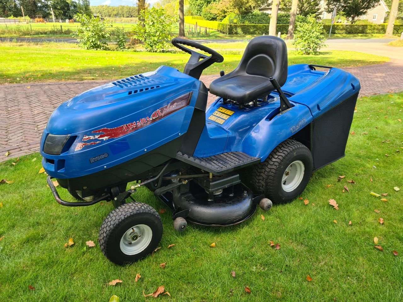 Sitzrasenmäher des Typs Castelgarden Twincut, Gebrauchtmaschine in Lierop (Bild 1)