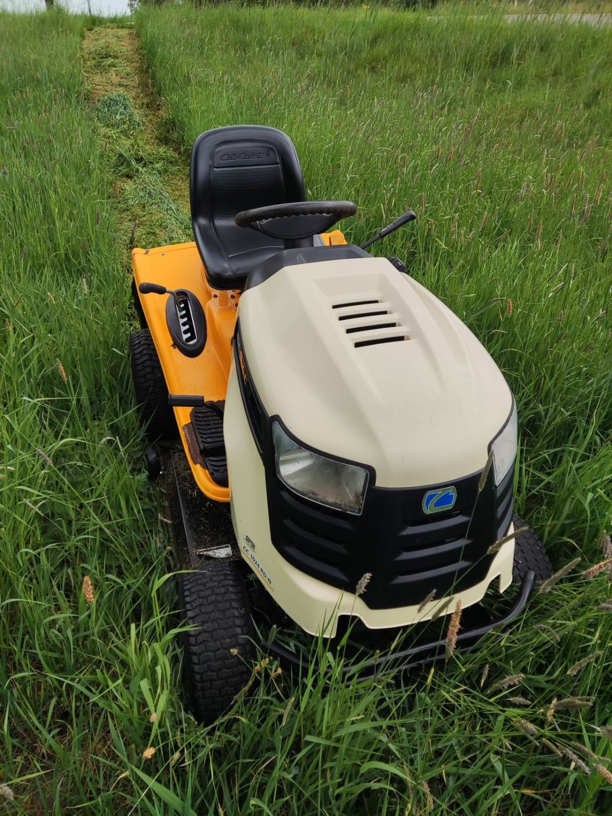 Sitzrasenmäher от тип Cub Cadet CC1024 RD-N, Gebrauchtmaschine в Klarenbeek (Снимка 6)