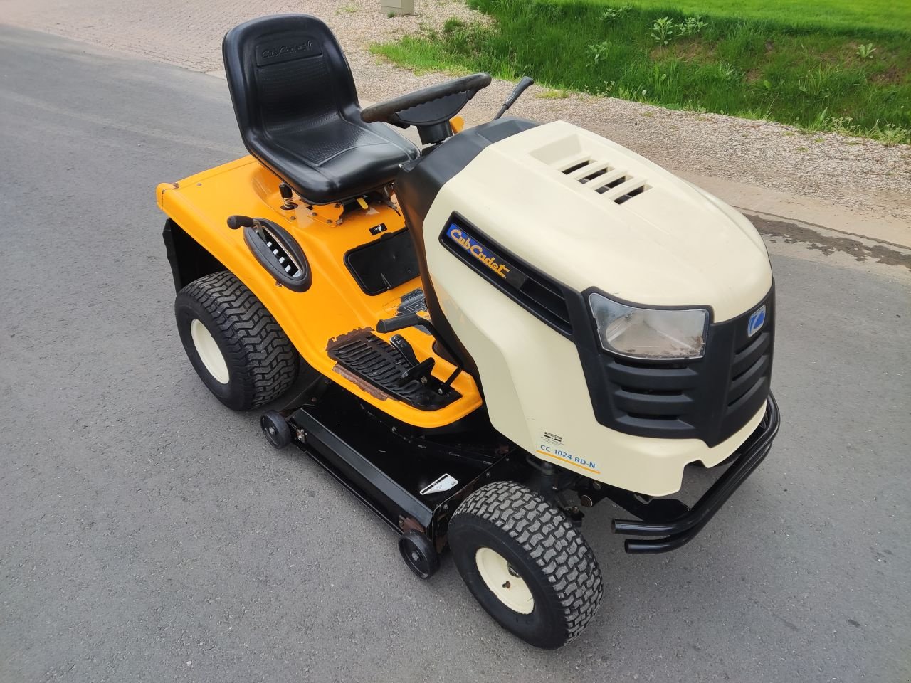Sitzrasenmäher от тип Cub Cadet CC1024 RD-N, Gebrauchtmaschine в Klarenbeek (Снимка 3)