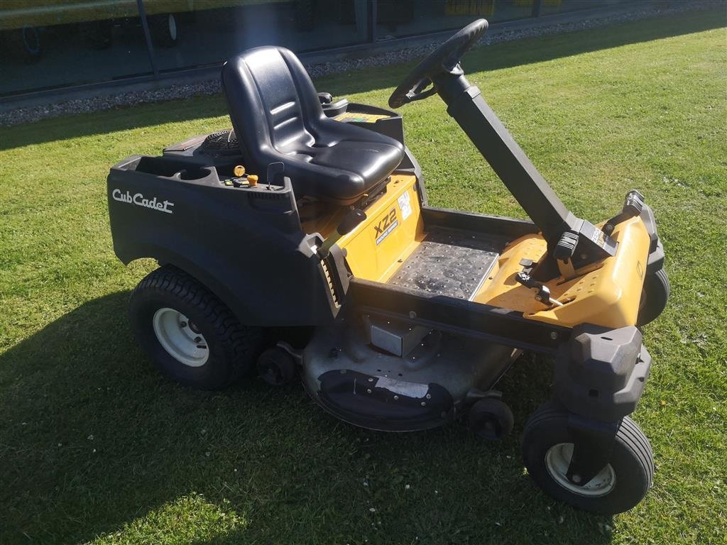 Sitzrasenmäher van het type Cub Cadet XZ2, Gebrauchtmaschine in Glamsbjerg (Foto 4)