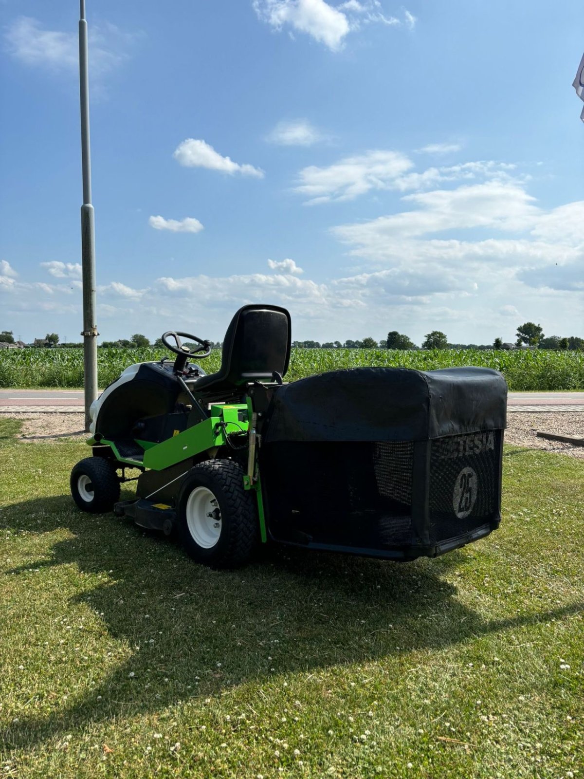 Sitzrasenmäher des Typs Etesia Mvehh, Gebrauchtmaschine in Wadenoijen (Bild 2)