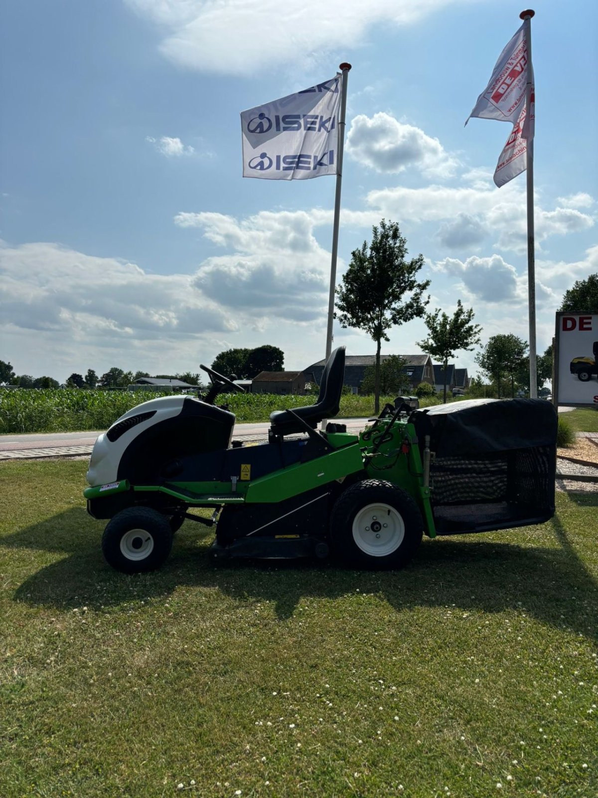 Sitzrasenmäher des Typs Etesia Mvehh, Gebrauchtmaschine in Wadenoijen (Bild 3)