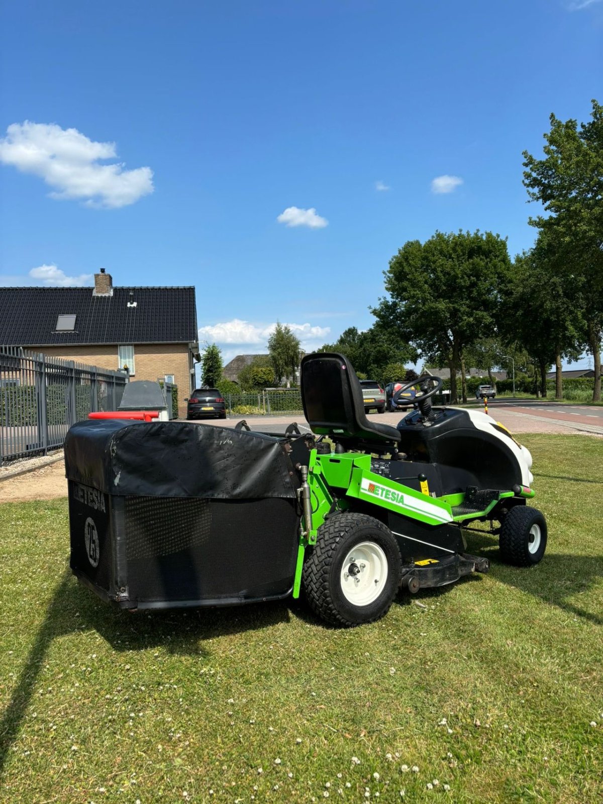 Sitzrasenmäher des Typs Etesia Mvehh, Gebrauchtmaschine in Wadenoijen (Bild 4)