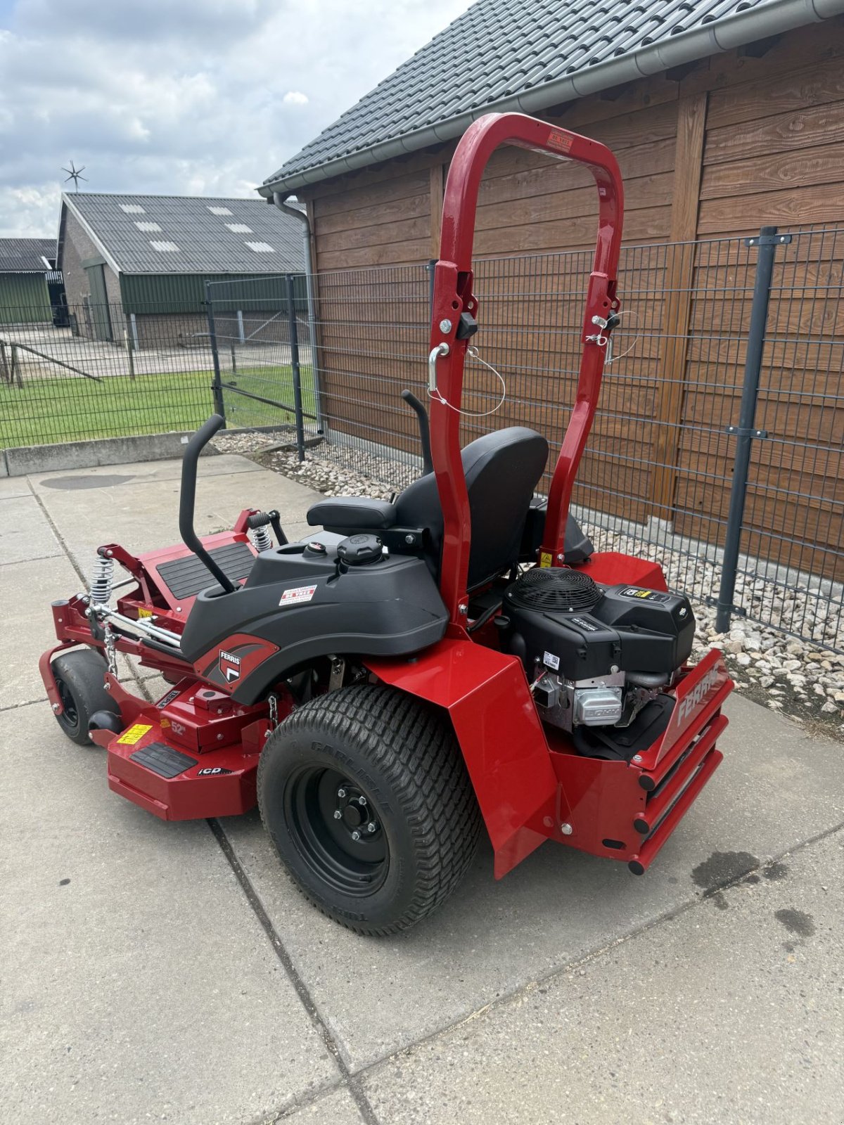 Sitzrasenmäher of the type Ferris 800, Gebrauchtmaschine in Wadenoijen (Picture 3)