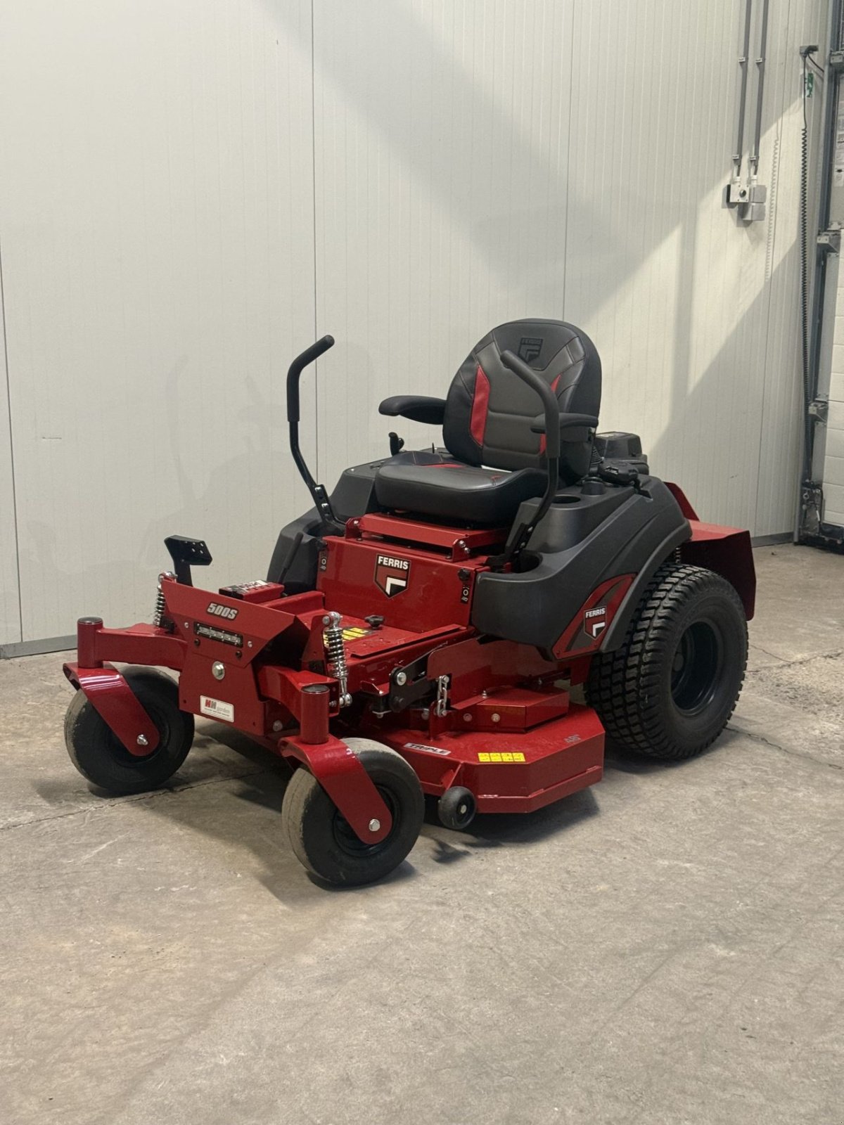 Sitzrasenmäher tip Ferris Is500, Gebrauchtmaschine in Wadenoijen (Poză 1)