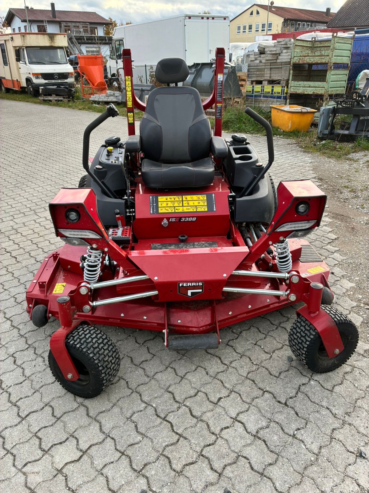 Sitzrasenmäher от тип Ferris ISX 3300 Zero Turn, Gebrauchtmaschine в Kirchheim b. München (Снимка 1)