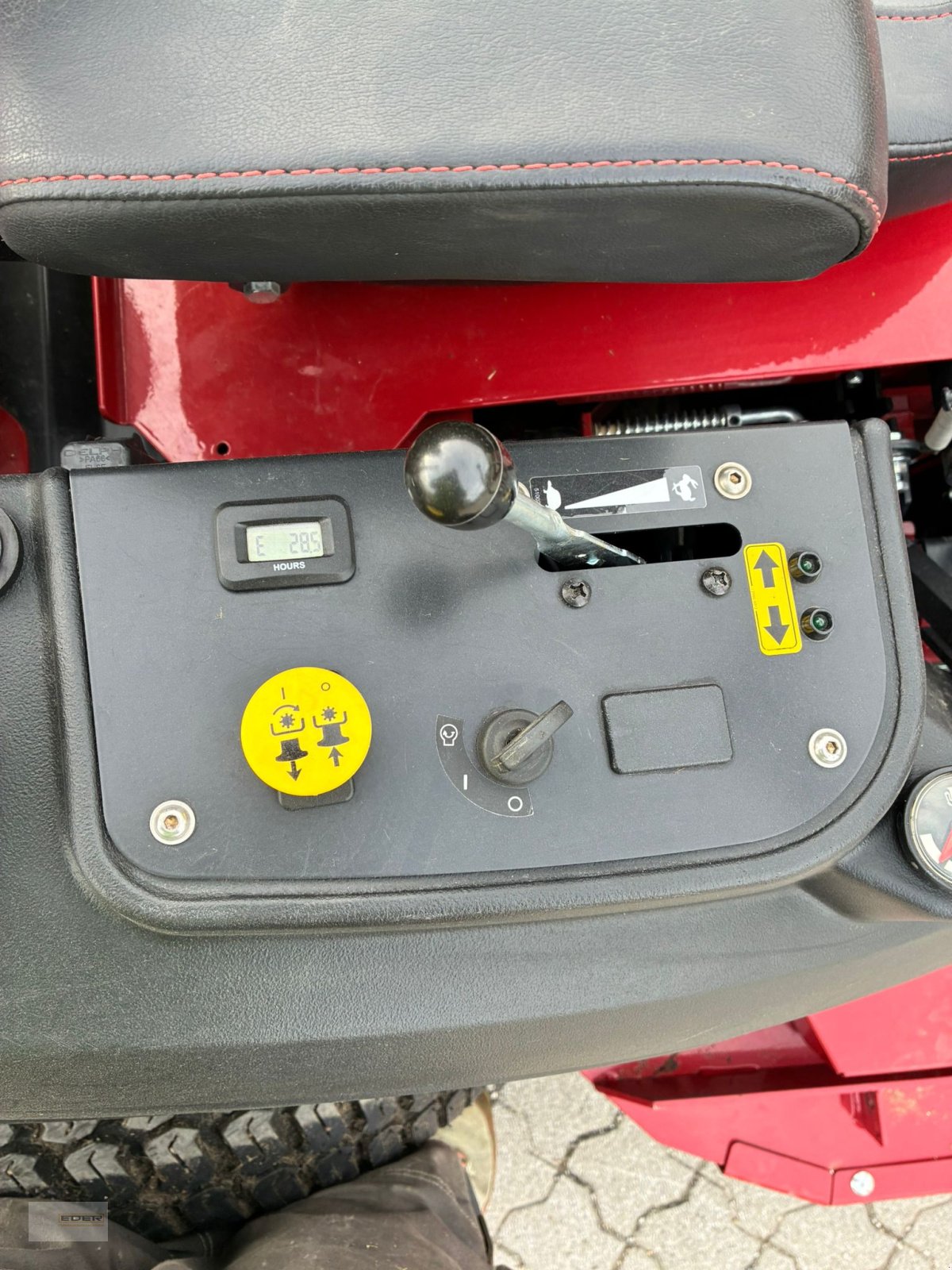 Sitzrasenmäher от тип Ferris ISX 3300 Zero Turn, Gebrauchtmaschine в Kirchheim b. München (Снимка 5)