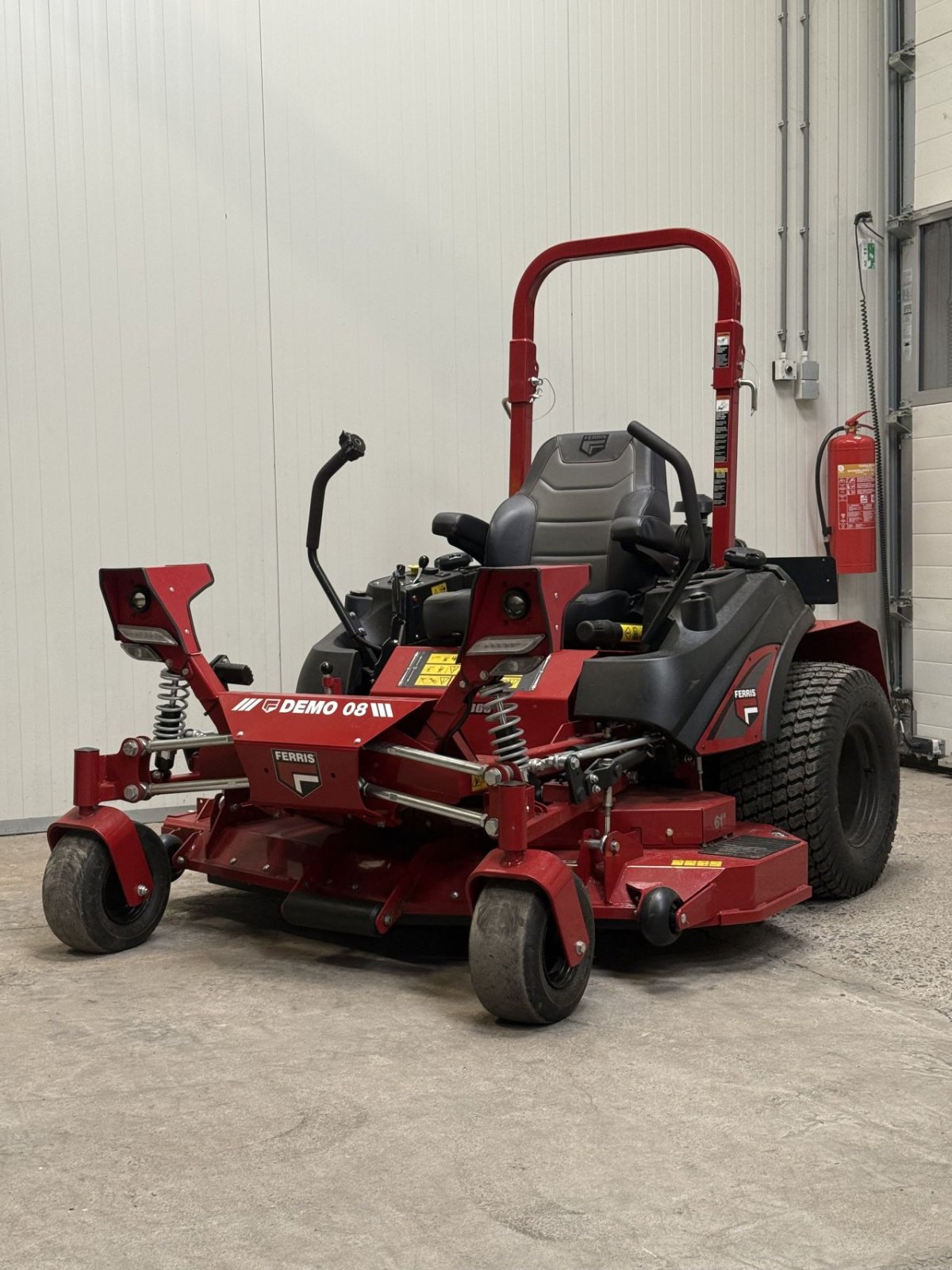 Sitzrasenmäher tip Ferris Isx3300, Gebrauchtmaschine in Wadenoijen (Poză 1)