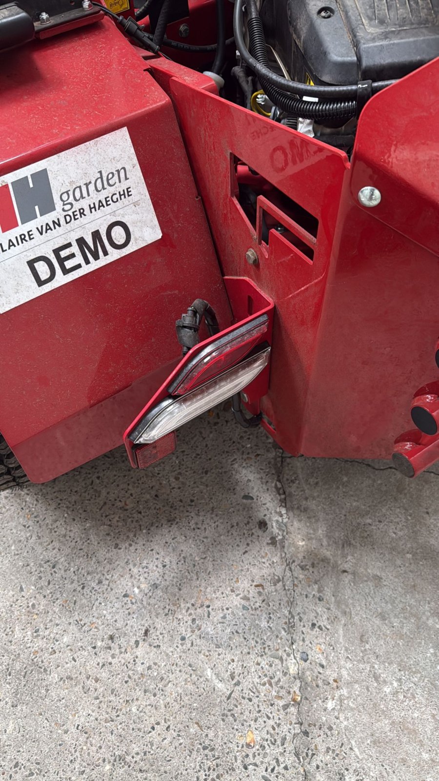 Sitzrasenmäher tip Ferris Isx3300, Gebrauchtmaschine in Wadenoijen (Poză 3)