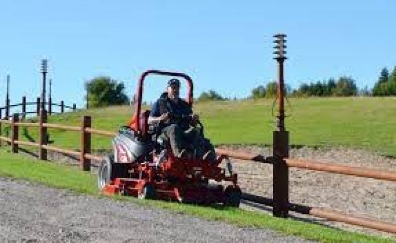 Sitzrasenmäher des Typs Ferris ZT6200IS, Gebrauchtmaschine in Glamsbjerg (Bild 3)