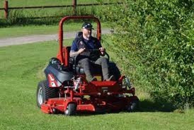 Sitzrasenmäher des Typs Ferris ZT6200IS, Gebrauchtmaschine in Glamsbjerg (Bild 2)