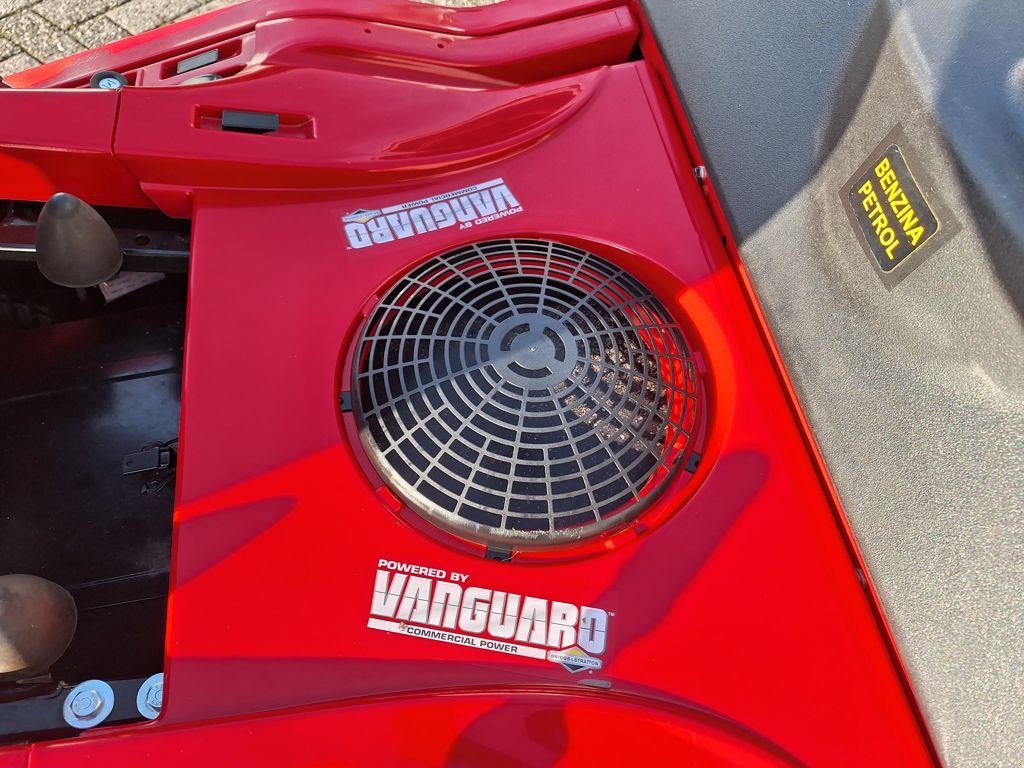 Sitzrasenmäher des Typs Gianni Ferrari GTR 200, Gebrauchtmaschine in MARIENHEEM (Bild 8)