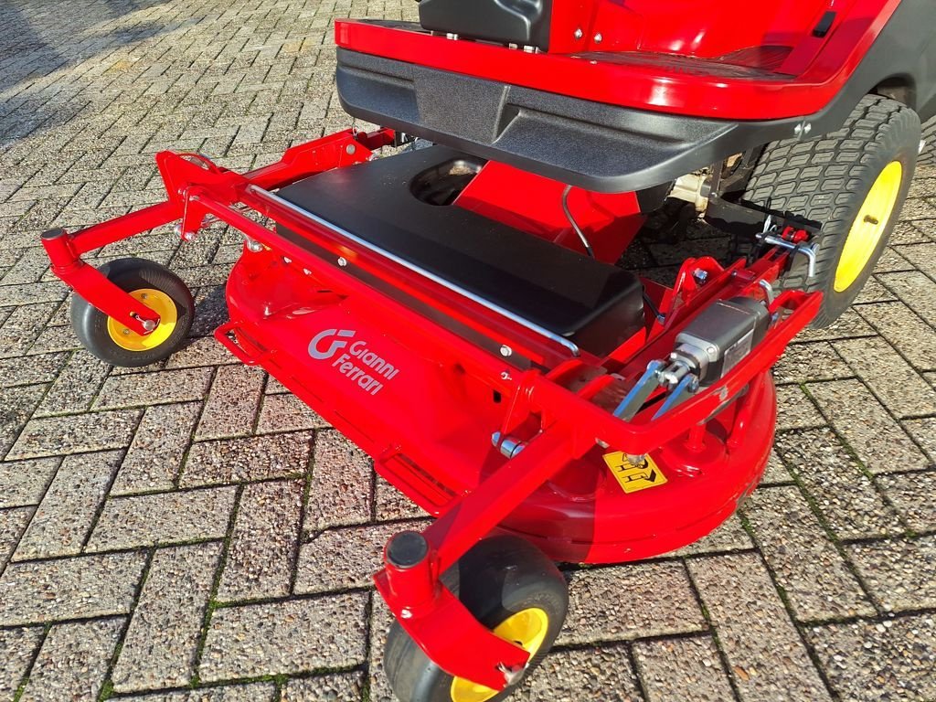 Sitzrasenmäher des Typs Gianni Ferrari GTR 200, Gebrauchtmaschine in MARIENHEEM (Bild 4)