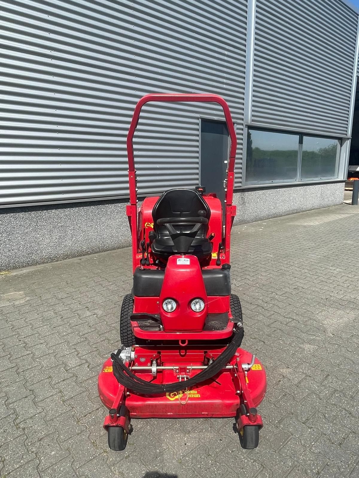 Sitzrasenmäher of the type Gianni Ferrari GTS220D front zitmaaier, Gebrauchtmaschine in Roermond (Picture 4)