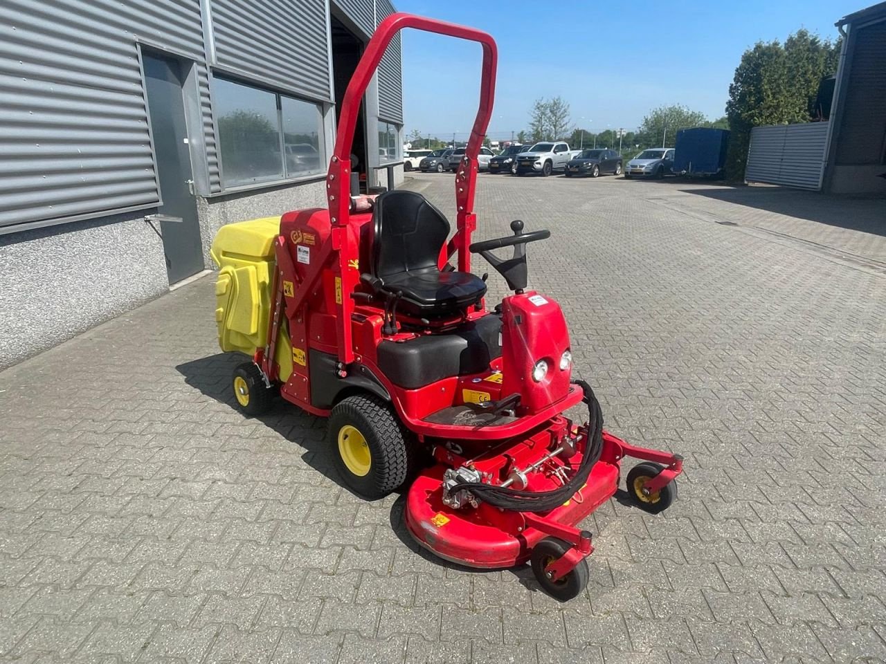 Sitzrasenmäher of the type Gianni Ferrari GTS220D front zitmaaier, Gebrauchtmaschine in Roermond (Picture 5)