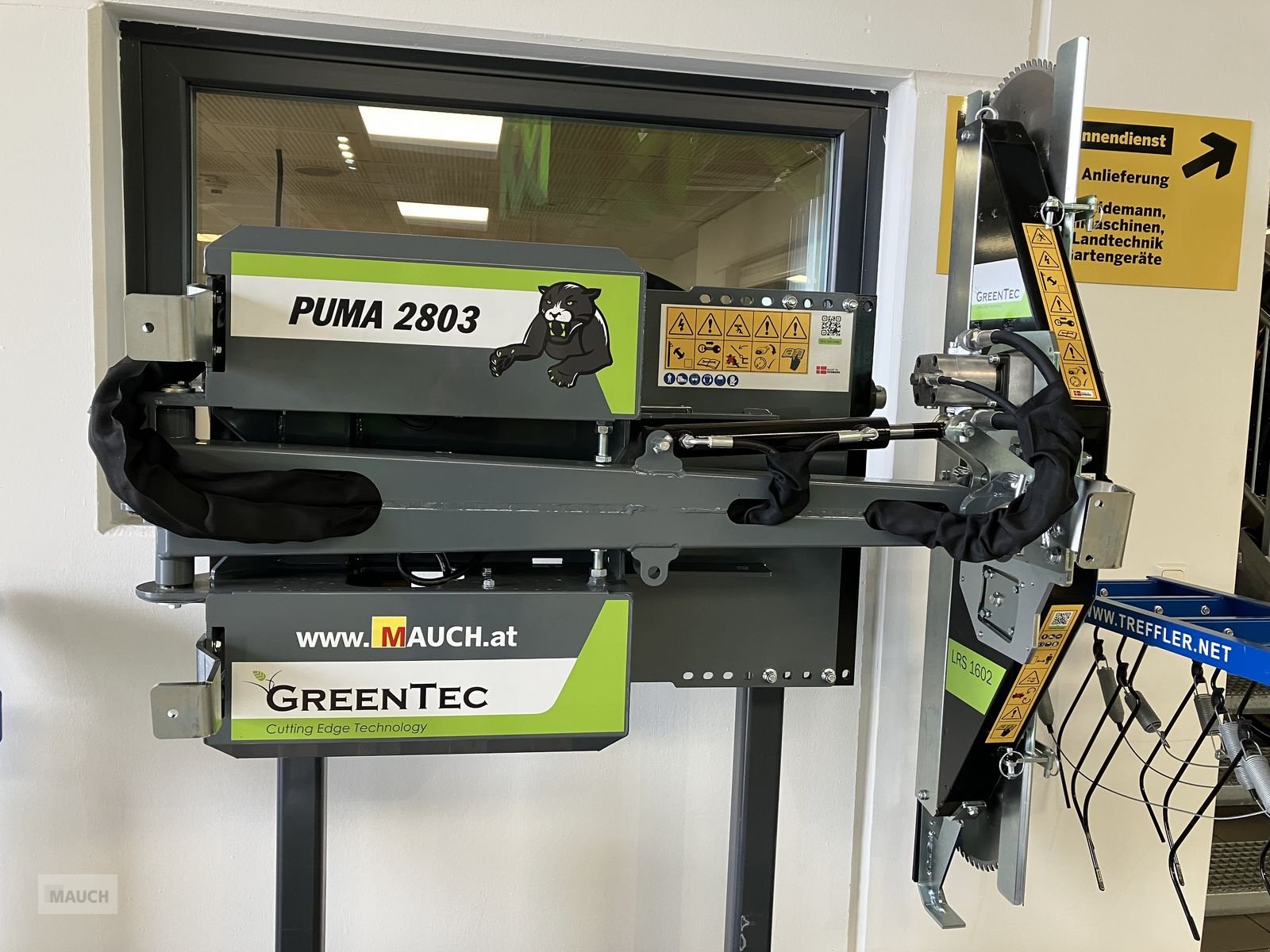 Sitzrasenmäher des Typs Greentec Multiträger PUMA 2803, Neumaschine in Burgkirchen (Bild 1)