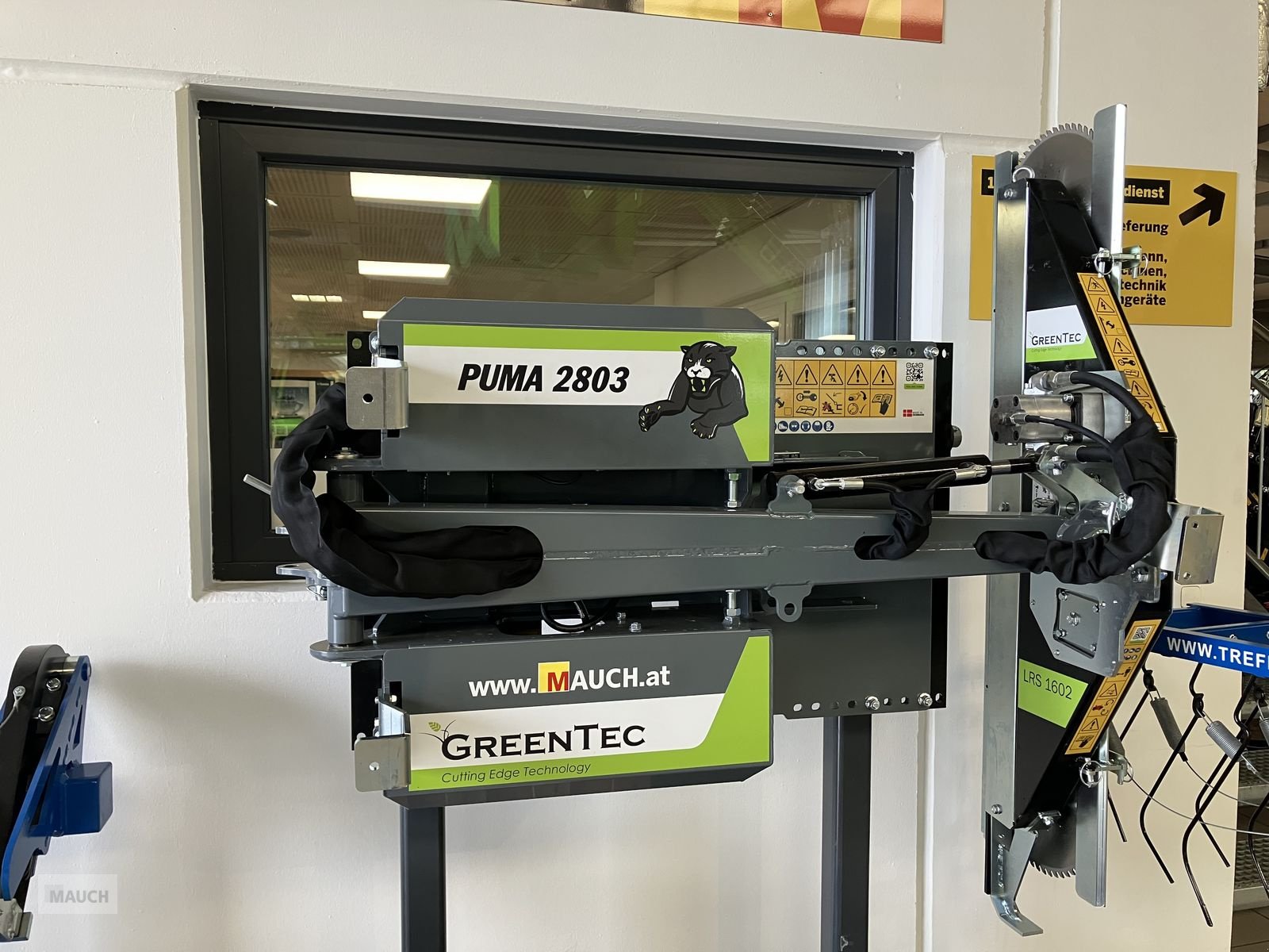 Sitzrasenmäher des Typs Greentec Multiträger PUMA 2803, Neumaschine in Burgkirchen (Bild 4)