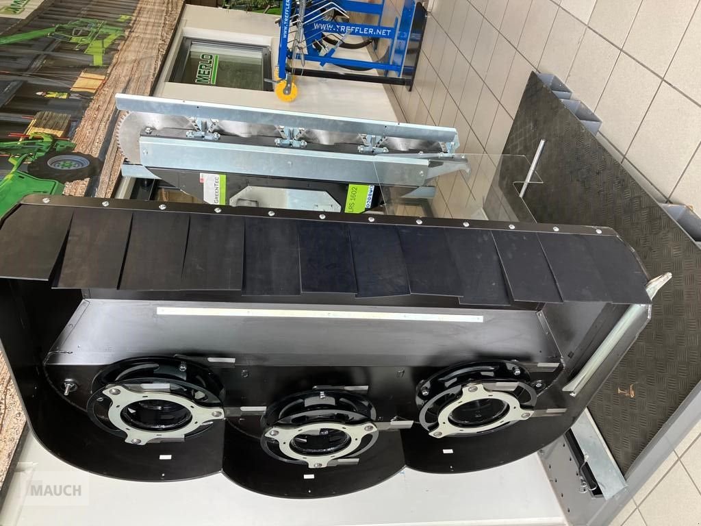 Sitzrasenmäher of the type Greentec RC 162 Heckenmulcher, Neumaschine in Burgkirchen (Picture 1)