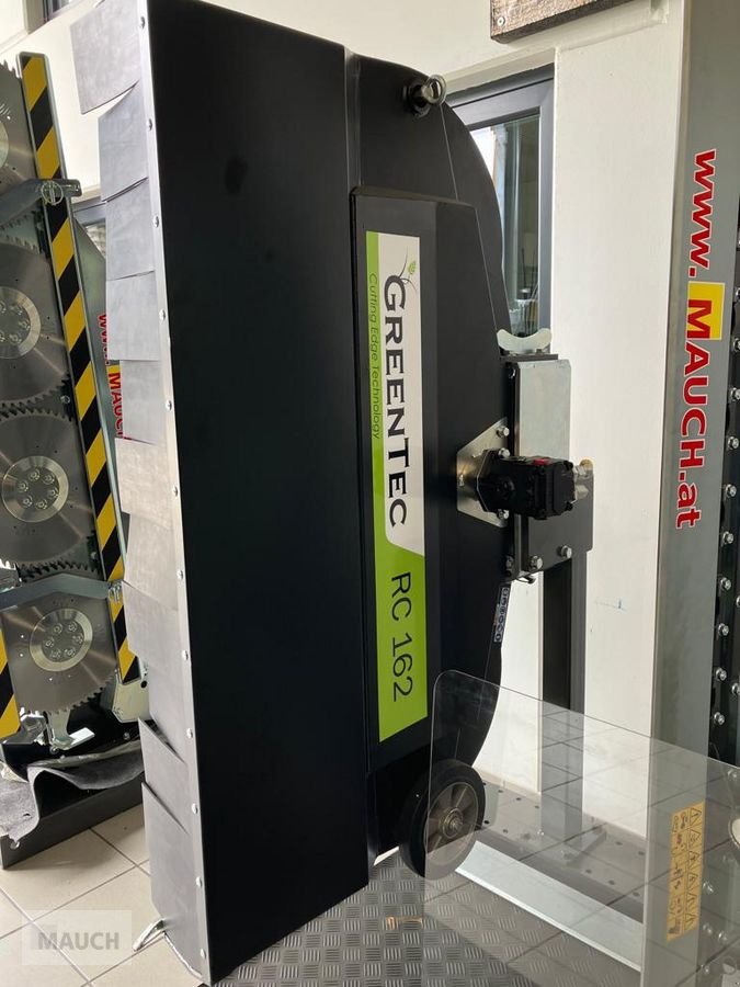 Sitzrasenmäher of the type Greentec RC 162 Heckenmulcher, Neumaschine in Burgkirchen (Picture 11)