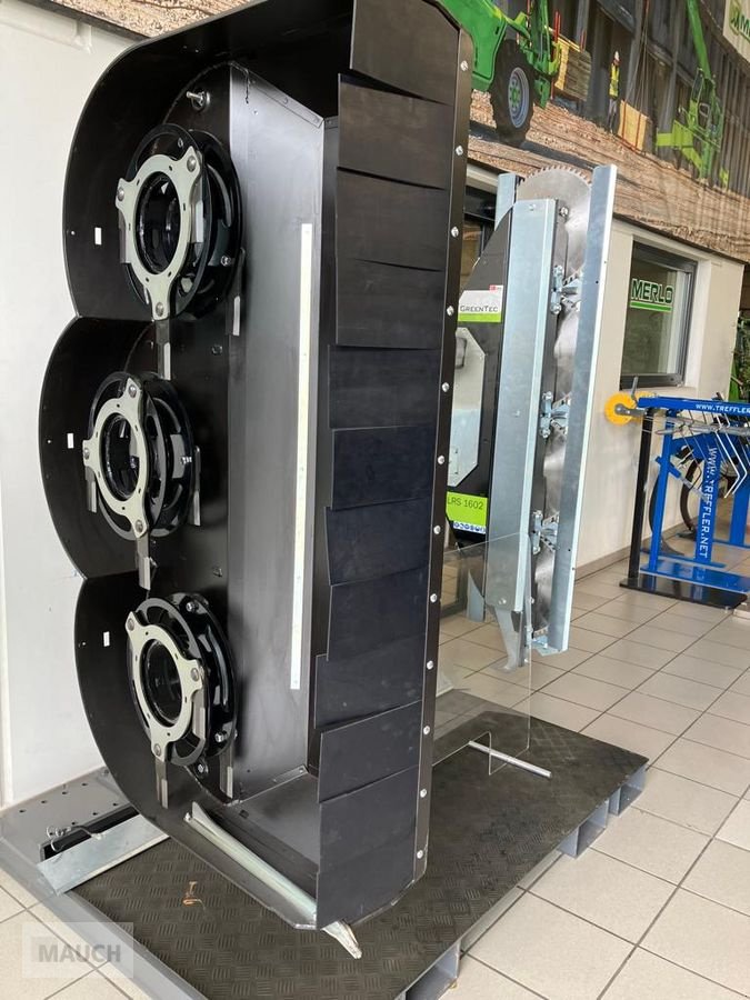 Sitzrasenmäher of the type Greentec RC 162 Heckenmulcher, Neumaschine in Burgkirchen (Picture 9)