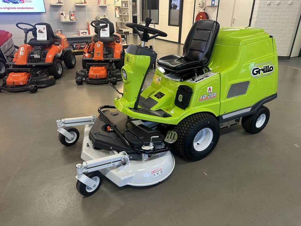 Sitzrasenmäher typu Grillo FD 280 16pk Frontmaaier, Neumaschine v Laren Gld (Obrázek 1)