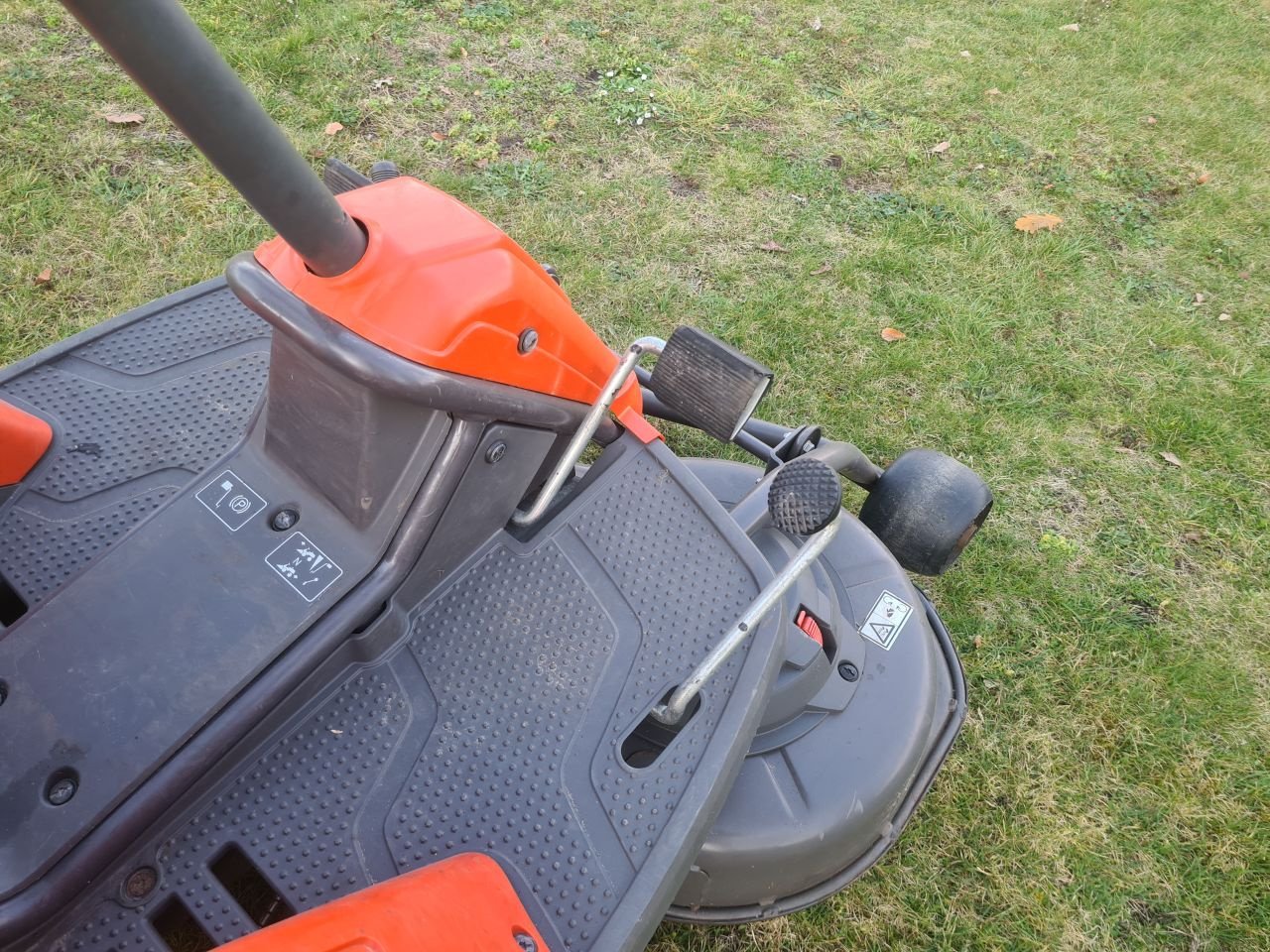 Sitzrasenmäher типа Husqvarna -, Gebrauchtmaschine в Lierop (Фотография 4)