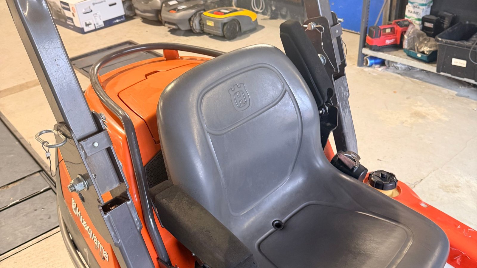 Sitzrasenmäher des Typs Husqvarna P 524, Gebrauchtmaschine in Brørup (Bild 13)