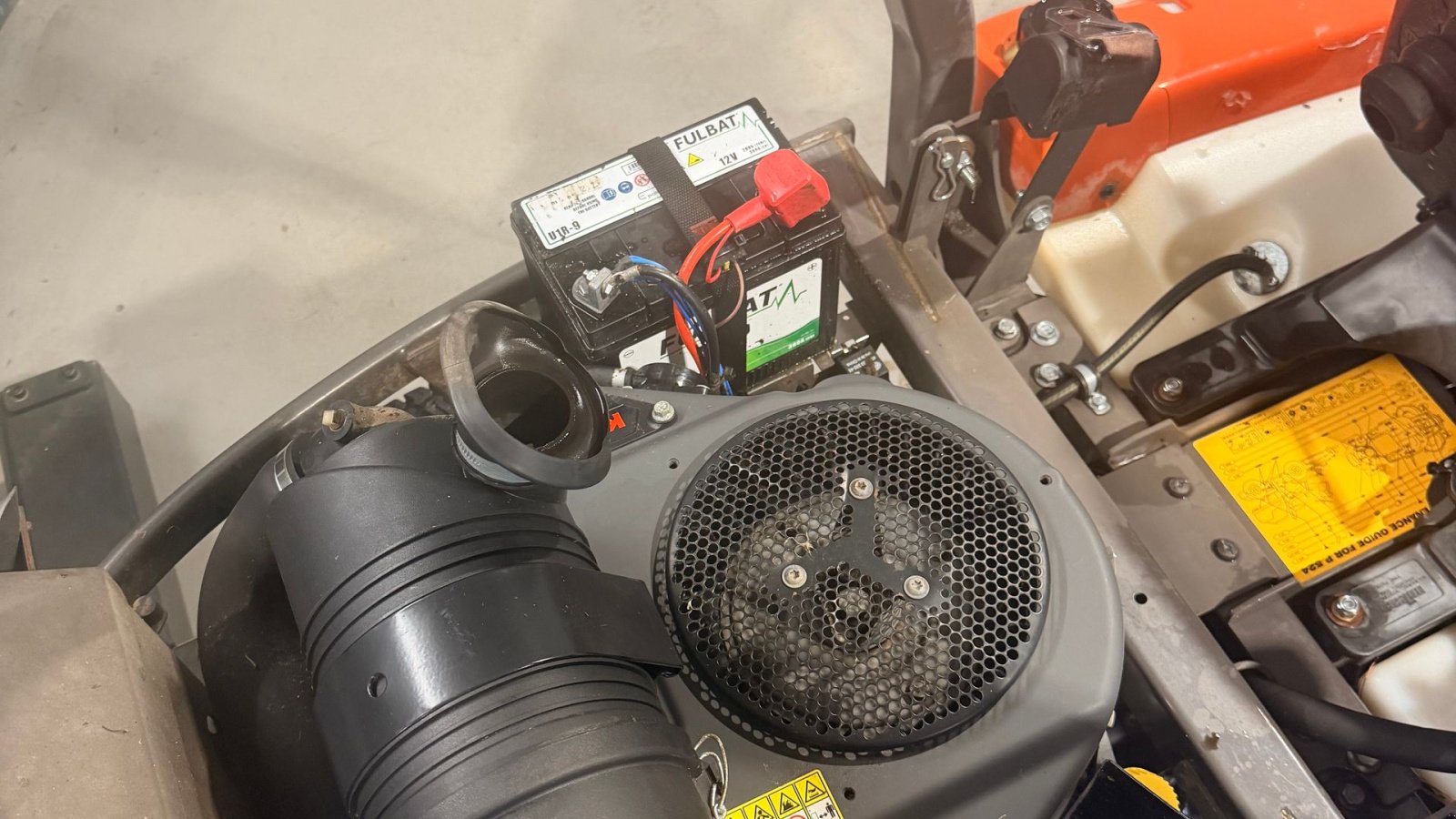 Sitzrasenmäher des Typs Husqvarna P 524, Gebrauchtmaschine in Brørup (Bild 4)